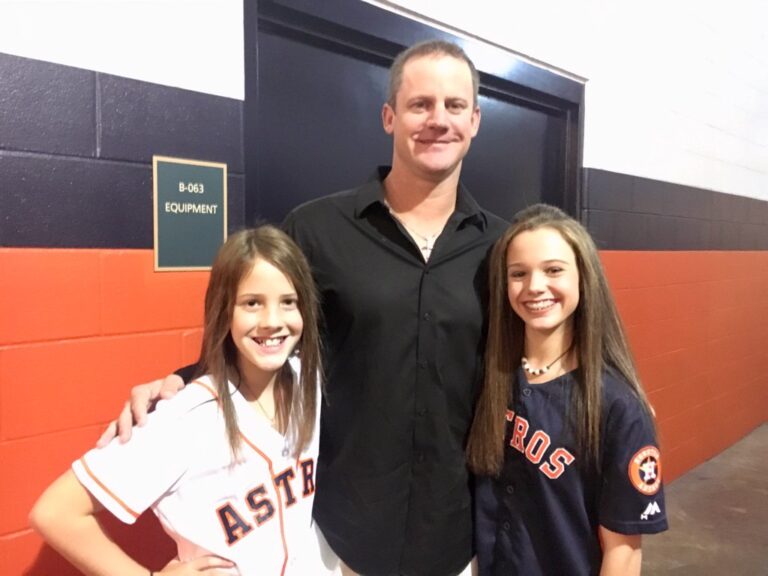 Meet Haley Hinch And Kaitlin Hinch