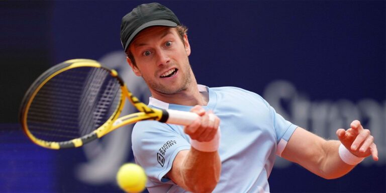 B. Van De Zandschulp